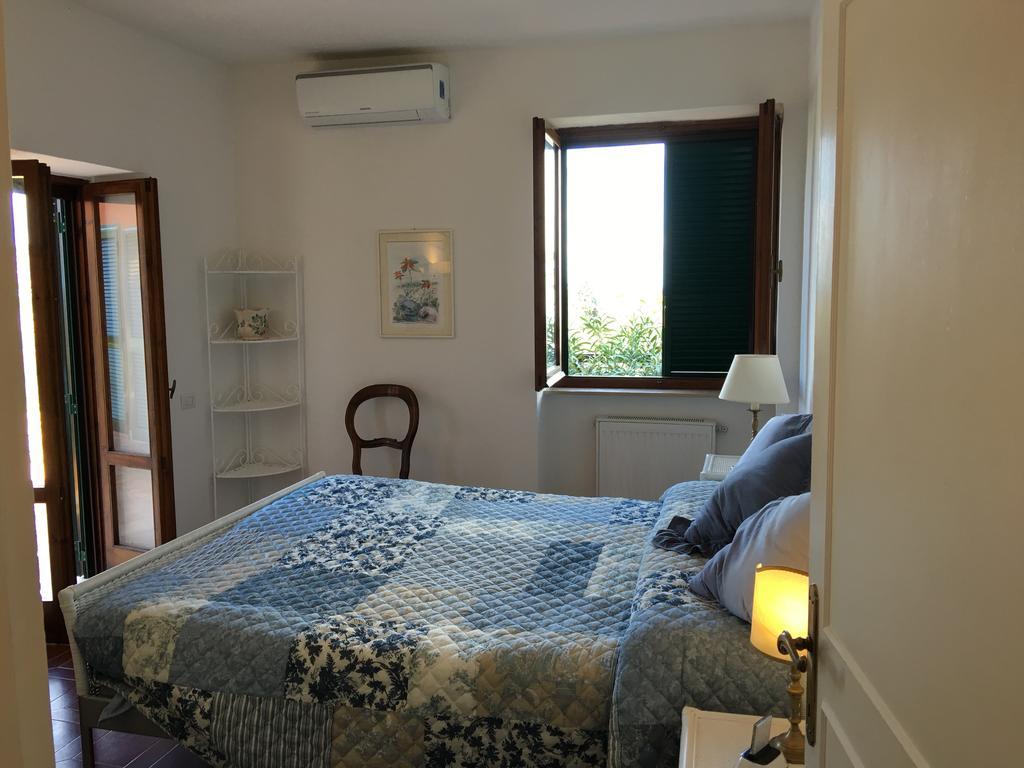 Casa Azzurra Lägenhet Porto Santo Stefano  Exteriör bild