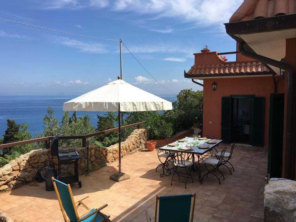 Casa Azzurra Lägenhet Porto Santo Stefano  Exteriör bild